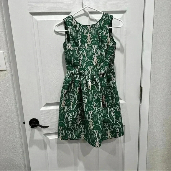 Zara Green Lace Tulip Mini Dress fully lined sleeveless - Picture 6 of 11